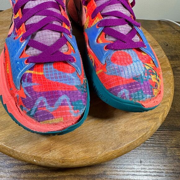 Nike Kyrie 4 Low 1 World 1 People Men\'s Size 10.5 Shoes Sneakers CW3985-600 main image 6